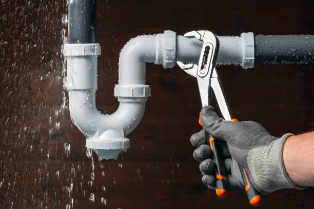 Professional Plumbing technician working in Olivet, NJ